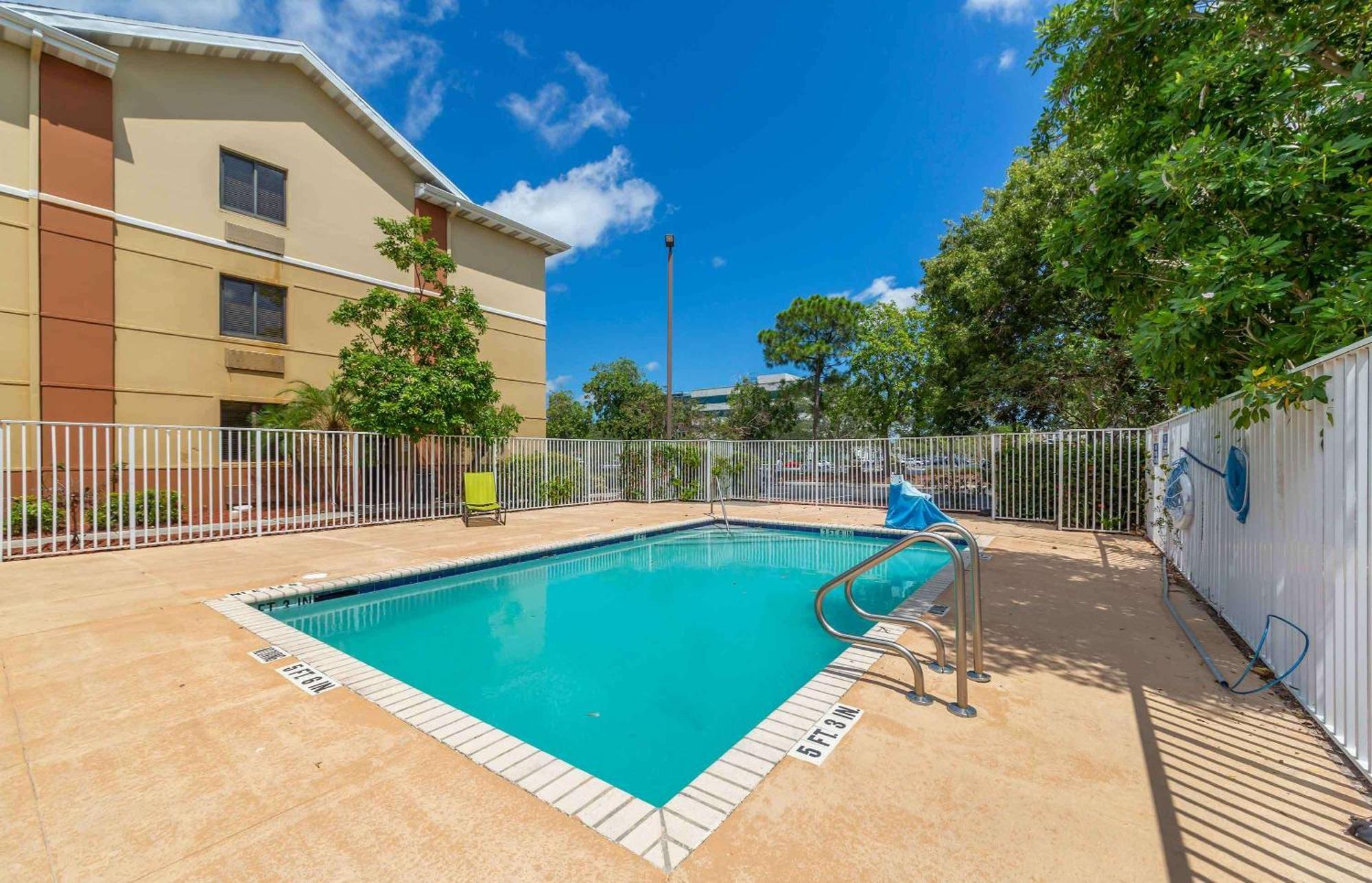 Extended Stay America Suites - Fort Lauderdale - Cypress Creek - Nw 6Th Way Exterior photo